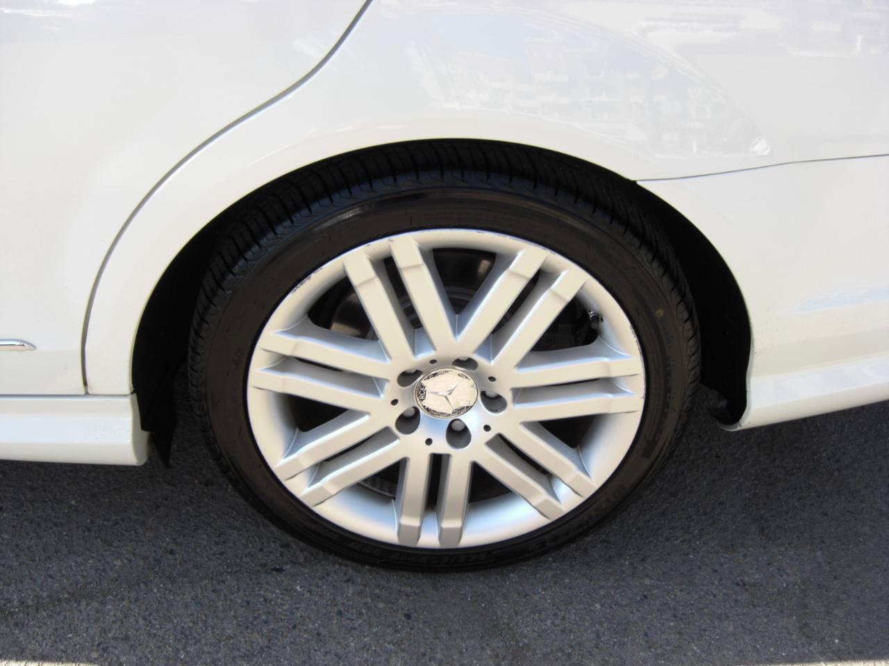 Used 2008 Mercedes-Benz C 300 Sedan image 4