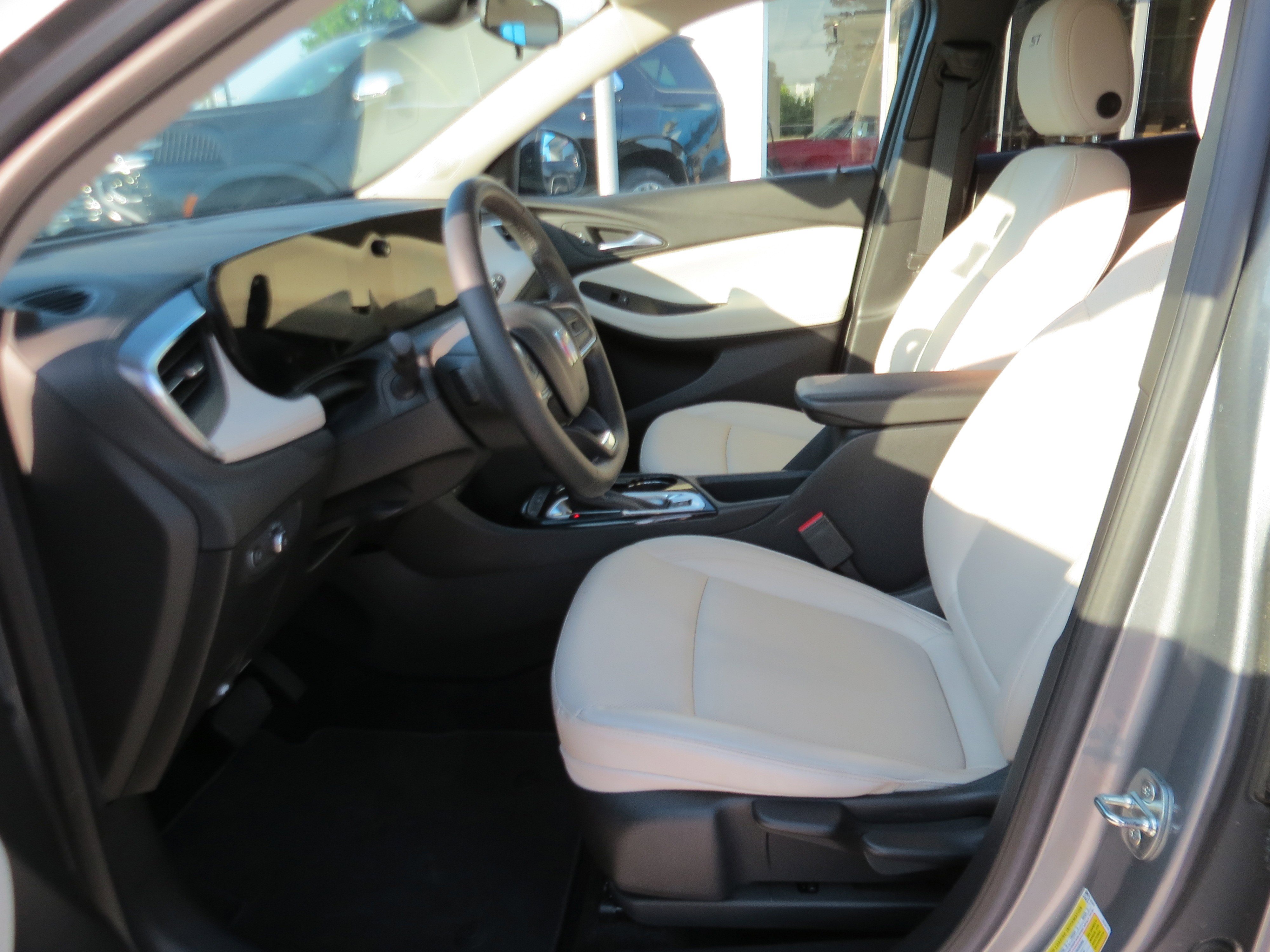 Used 2024 Buick Encore GX Sport Touring w/ Experience Buick Package FWD image 11