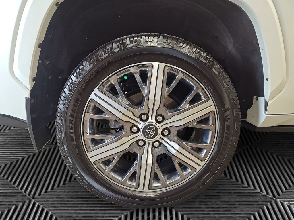 Used 2024 Toyota Sequoia Capstone AWD/4WD image 14