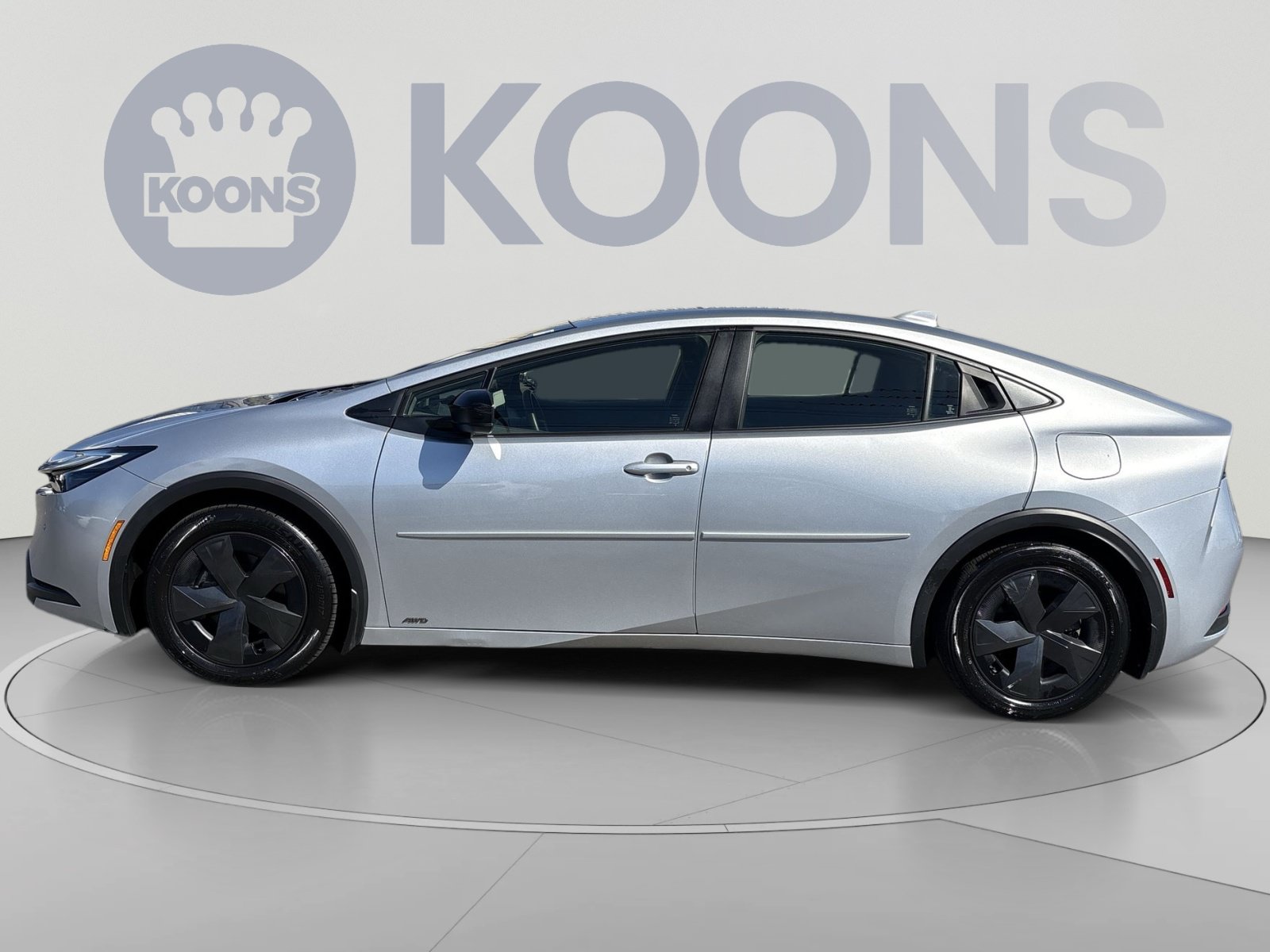 Used 2024 Toyota Prius LE AWD/4WD image 2