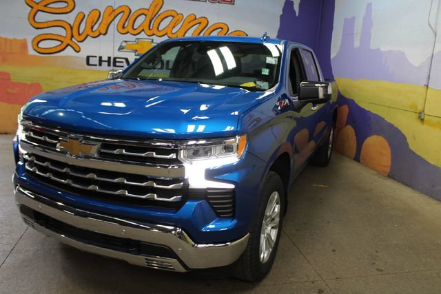 Used 2022 Chevrolet Silverado 1500 LTZ w/ Z71 Off-Road Package AWD/4WD image 4