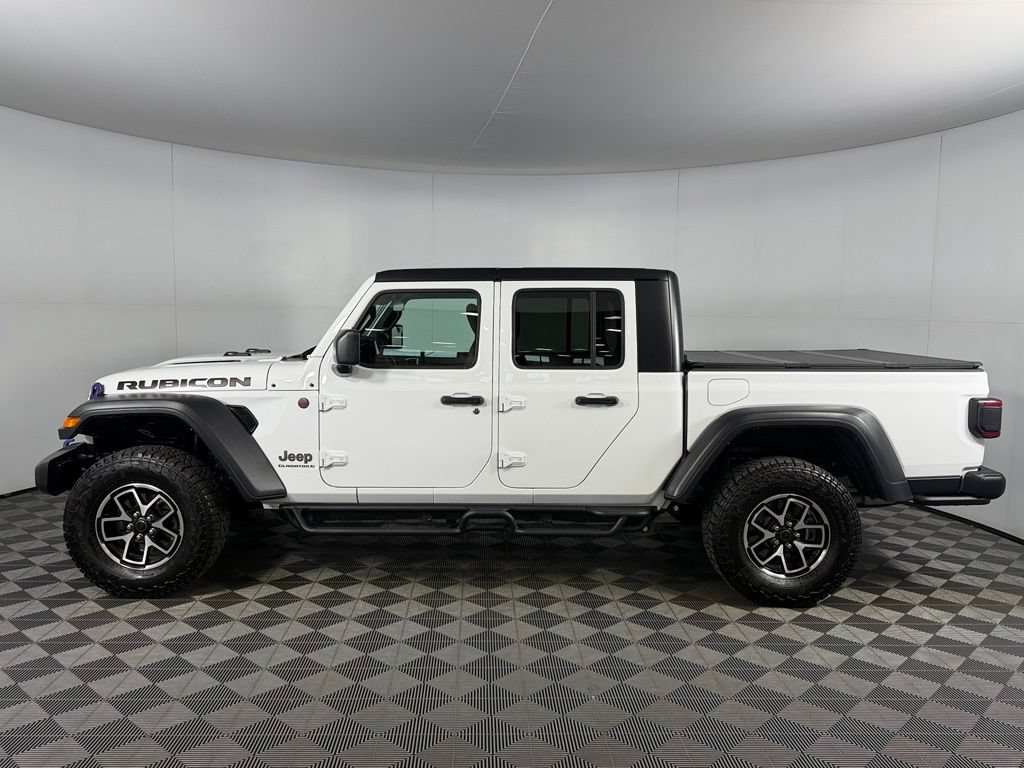 Certified 2025 Jeep Gladiator Rubicon w/ Convenience Group AWD/4WD image 10