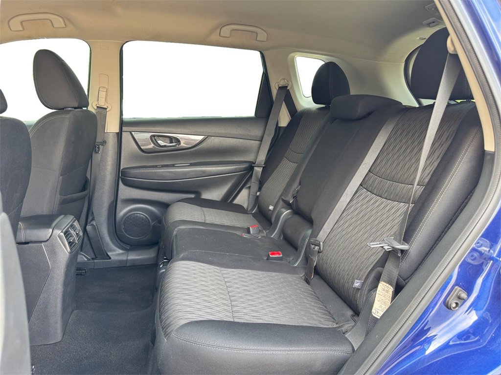 Used 2020 Nissan Rogue S image 19