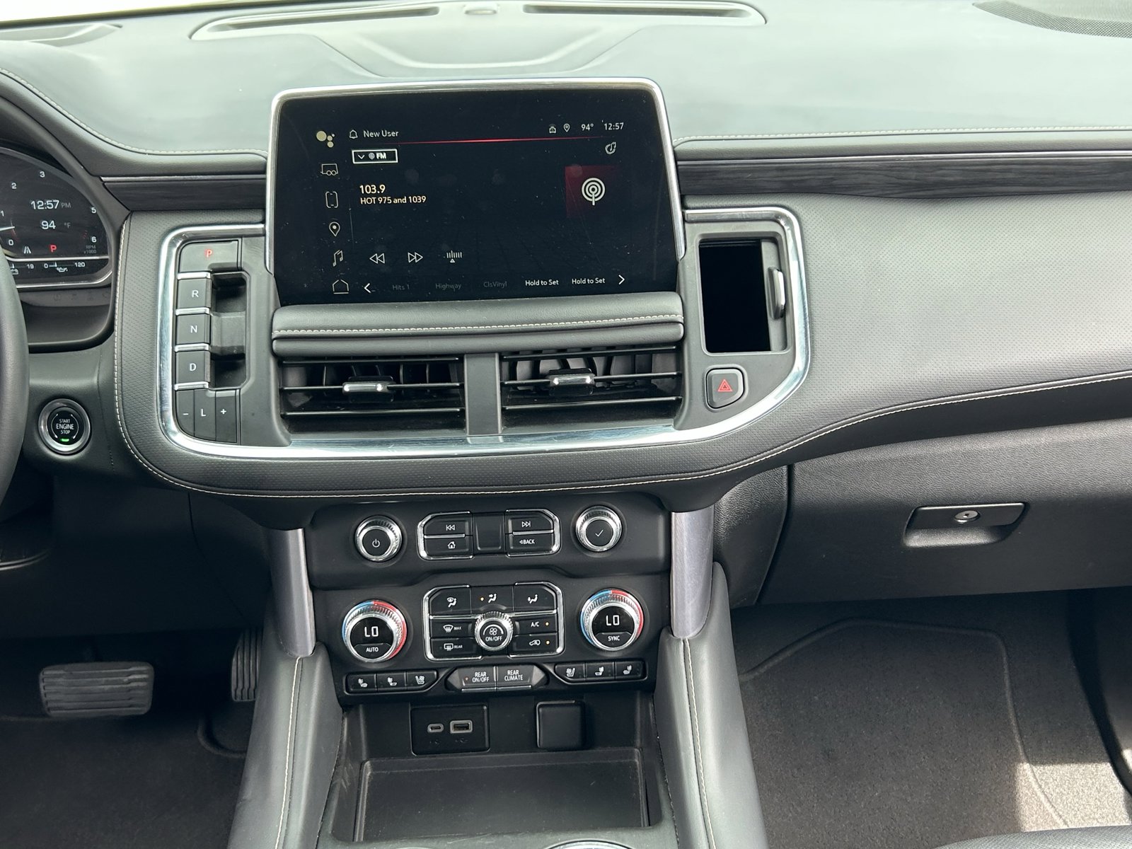 Used 2021 GMC Yukon XL SLT w/ SLT Luxury Package image 18