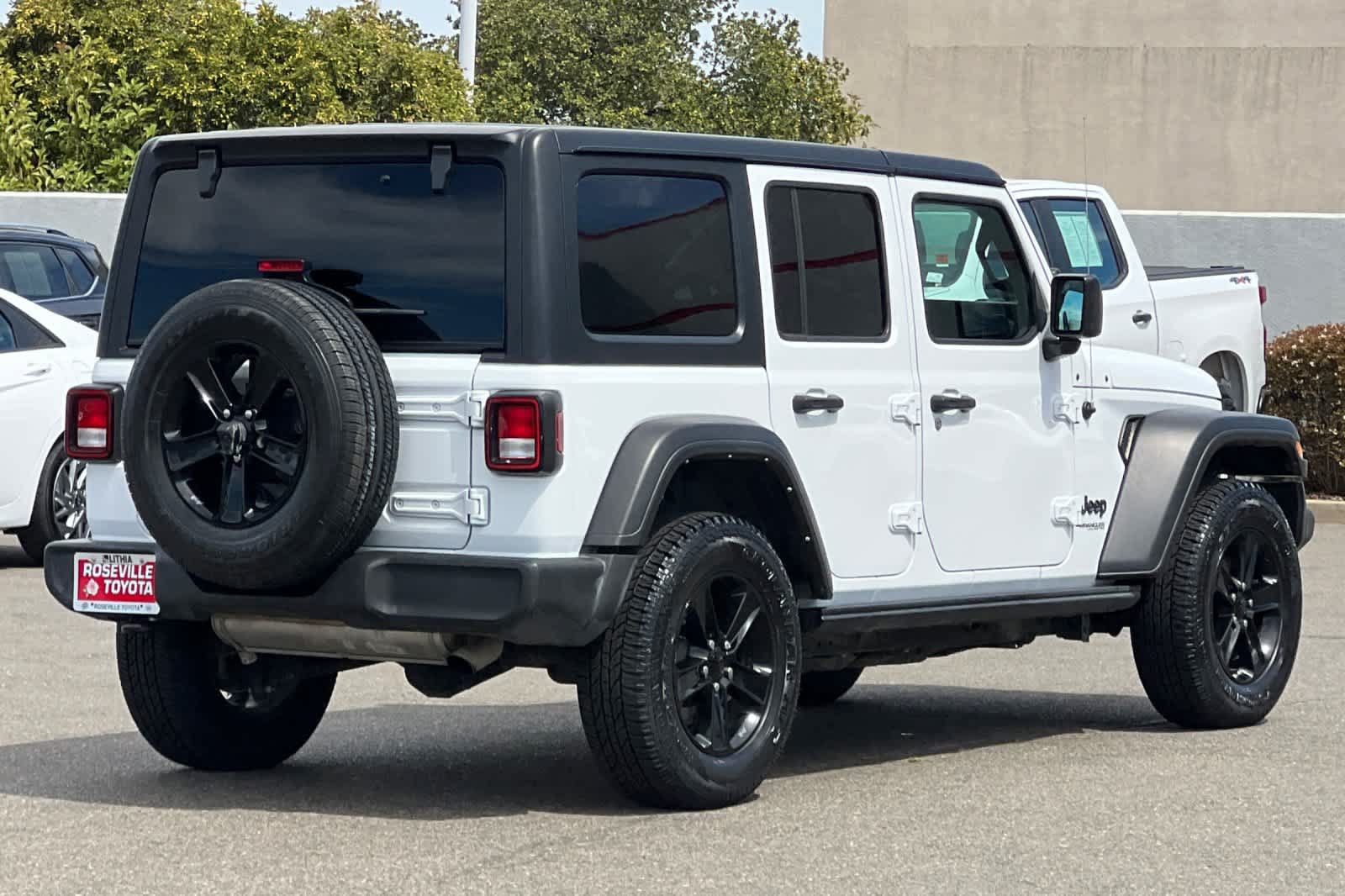 Used 2022 Jeep Wrangler Unlimited Sport AWD/4WD image 2