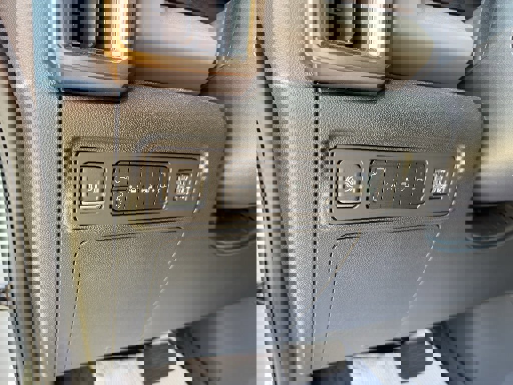 New 2025 GMC Hummer EV 2X image 11