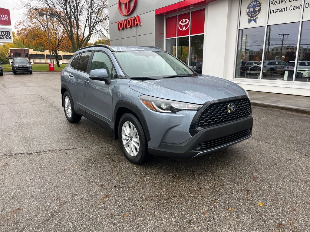 Certified 2024 Toyota Corolla Cross LE image 7