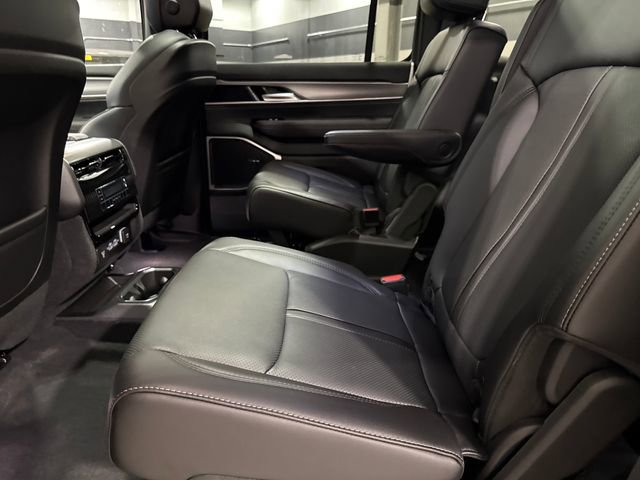 New 2026 Jeep Grand Wagoneer 4WD w/ Premium Group I image 24