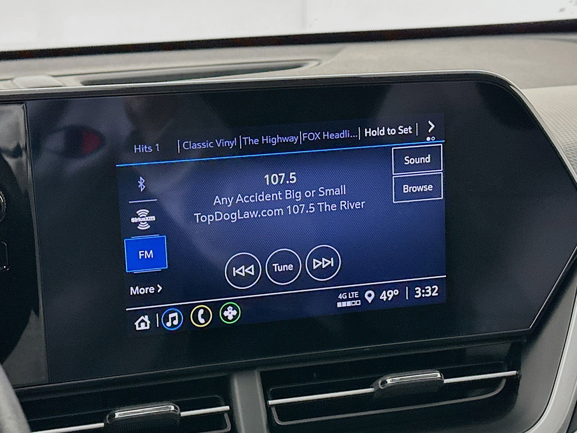 Used 2025 Chevrolet Trax LS w/ LS Convenience Package image 21