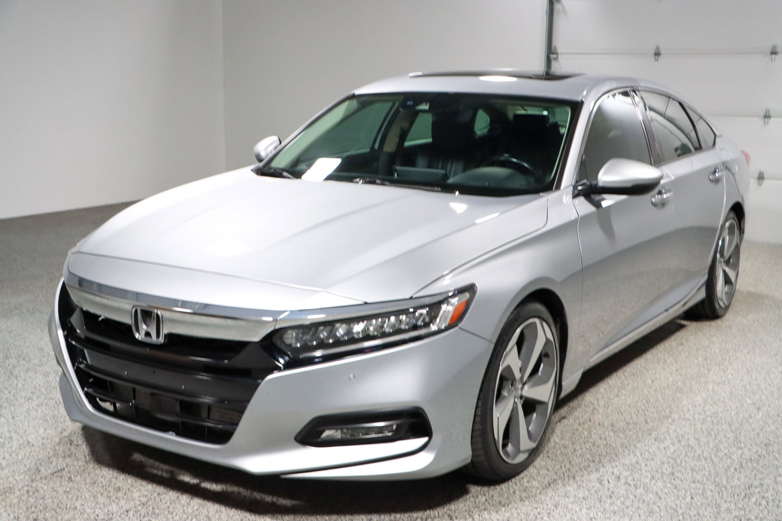 Used 2019 Honda Accord Touring image 30