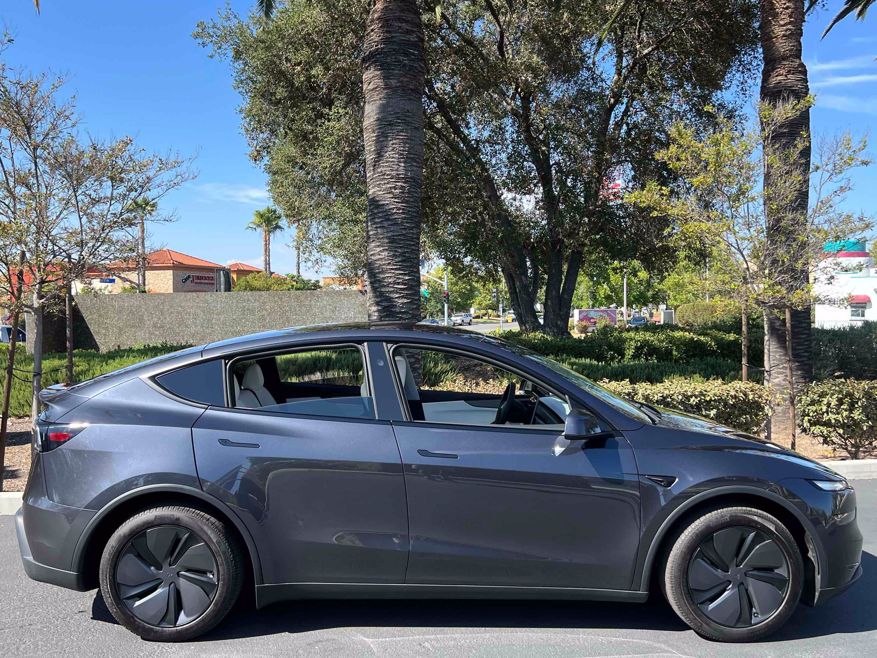 Used 2026 Tesla Model Y Long Range AWD/4WD image 16