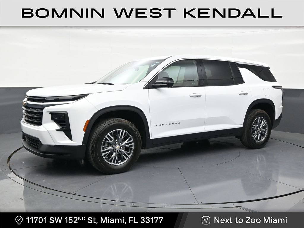 Used 2024 Chevrolet Traverse LS FWD image 1