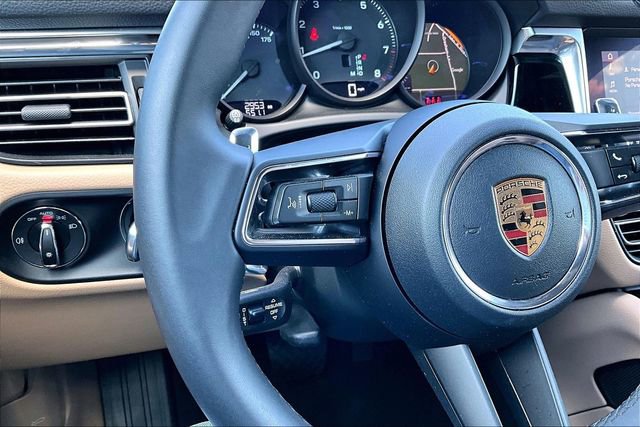 Used 2026 Porsche Macan AWD/4WD image 11