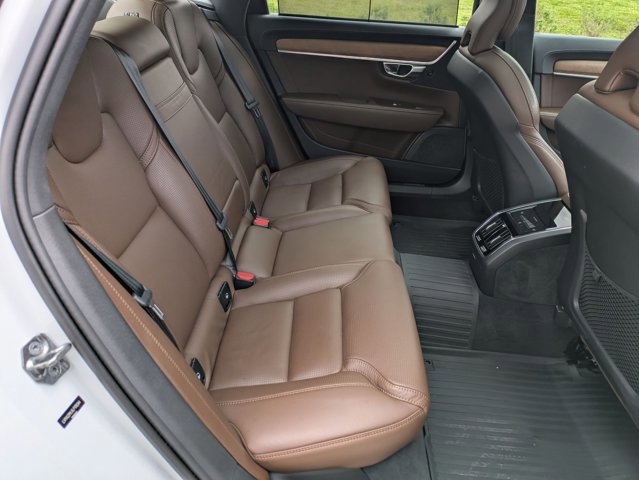 Used 2020 Volvo S90 T6 Inscription image 22