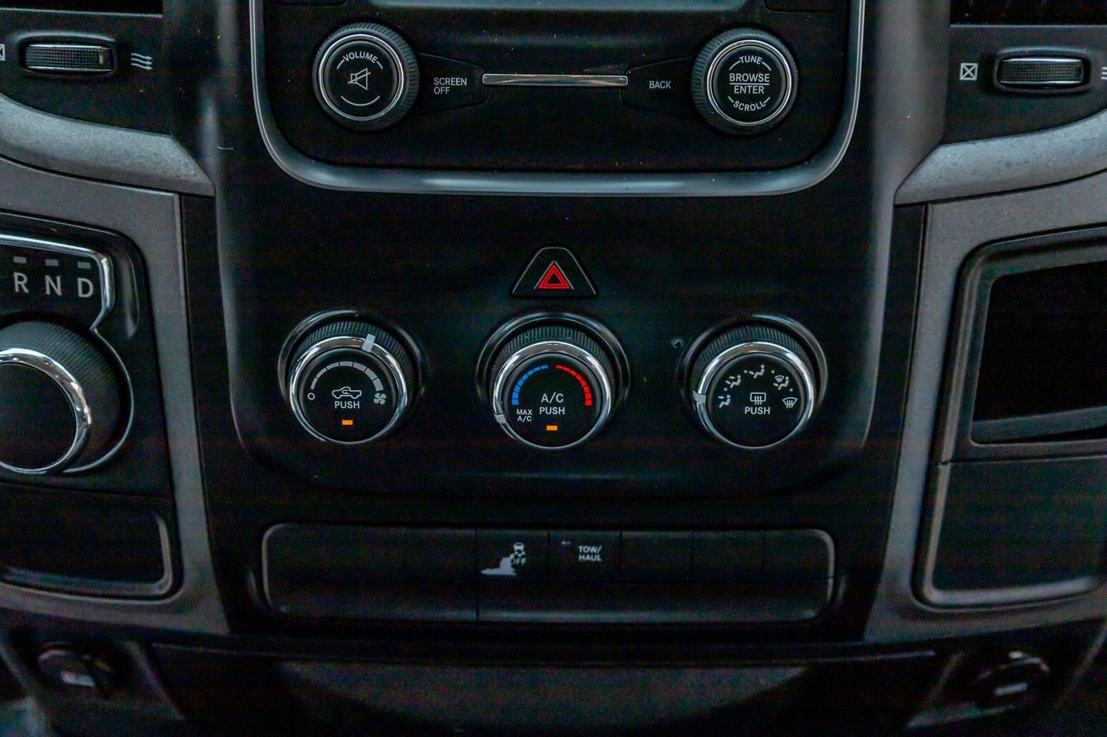 Used 2017 RAM 1500 Express RWD image 23
