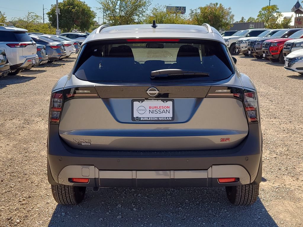 New 2026 Nissan Kicks SR w/ SR Premium Package FWD image 3