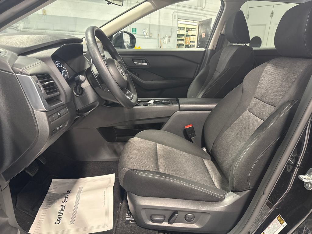 Used 2024 Nissan Rogue SV AWD/4WD image 23