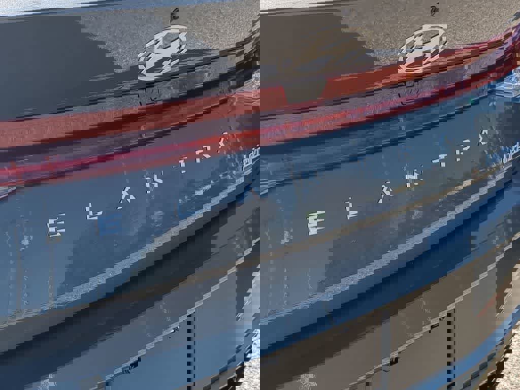 New 2026 Hyundai Elantra Limited image 13