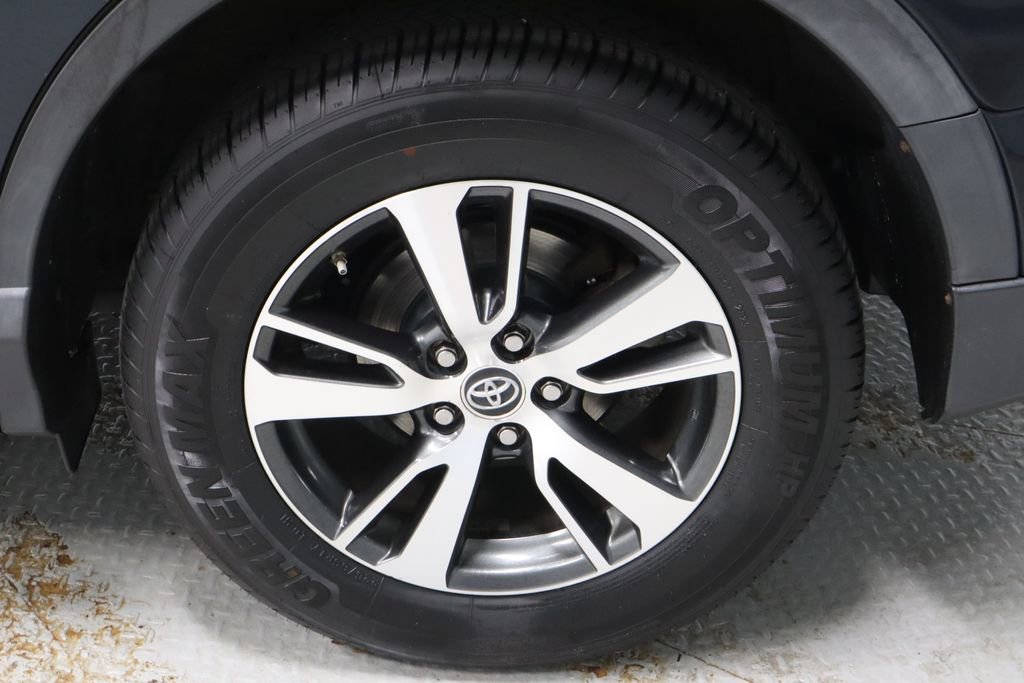 Used 2018 Toyota RAV4 XLE w/ Plus Extra Value Package FWD image 19