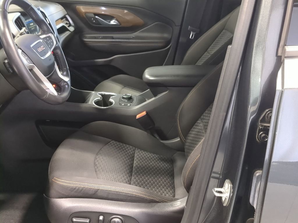 Used 2019 GMC Terrain SLE w/ Driver Convenience Package FWD image 20