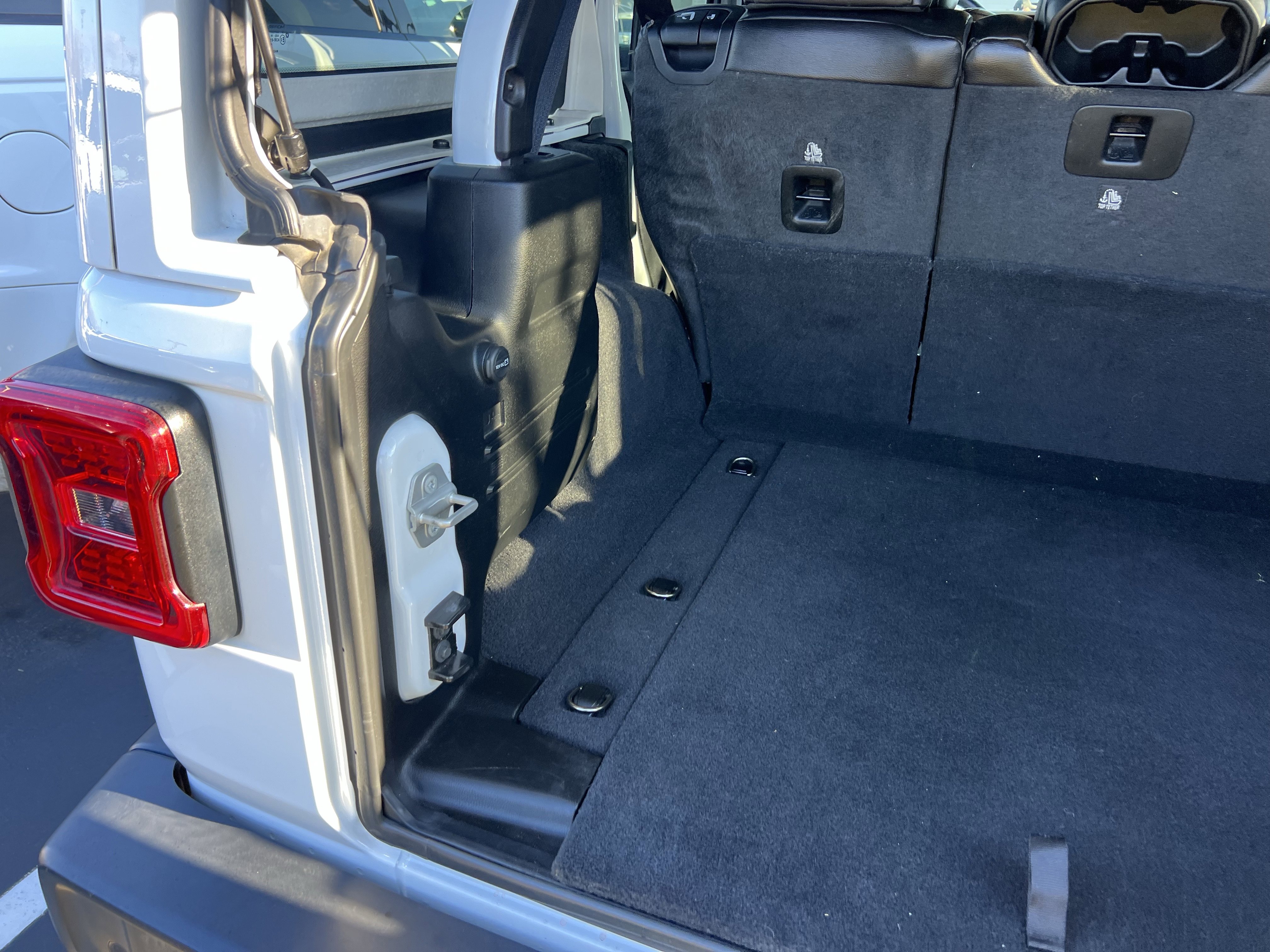 Used 2020 Jeep Wrangler Unlimited Sahara AWD/4WD image 36