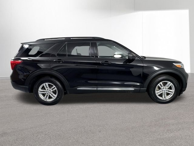 Used 2023 Ford Explorer XLT w/ Equipment Group 202A AWD/4WD image 35