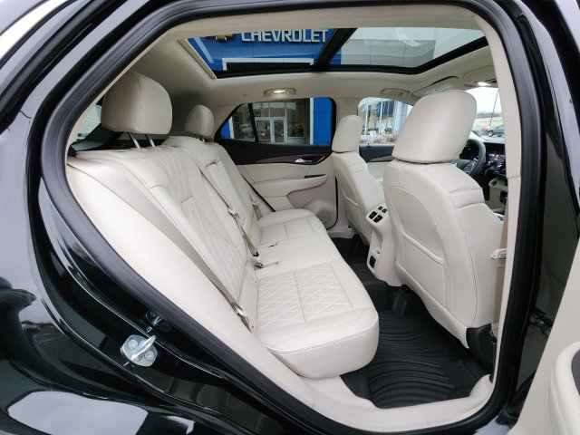 Used 2023 Buick Envision Avenir image 17