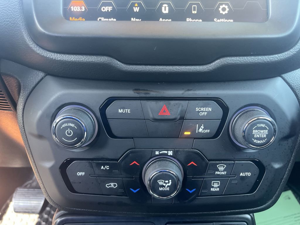 Used 2023 Jeep Renegade Trailhawk AWD/4WD image 16