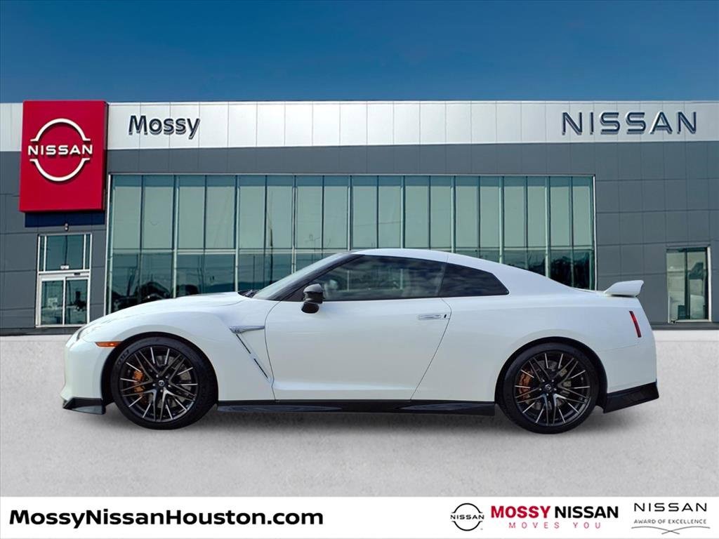Certified 2021 Nissan GT-R Premium image 4