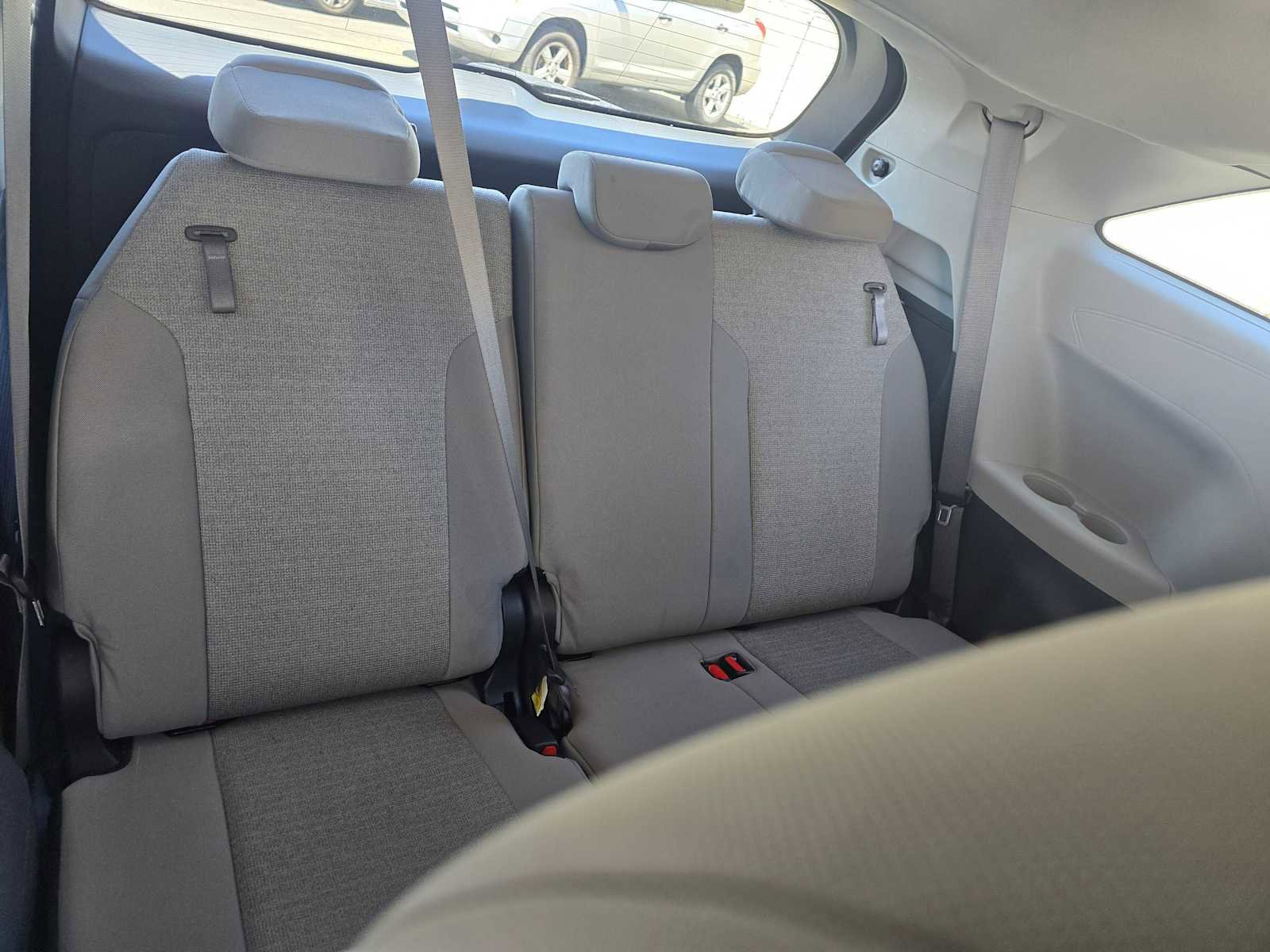 Used 2024 Toyota Sienna LE FWD image 15