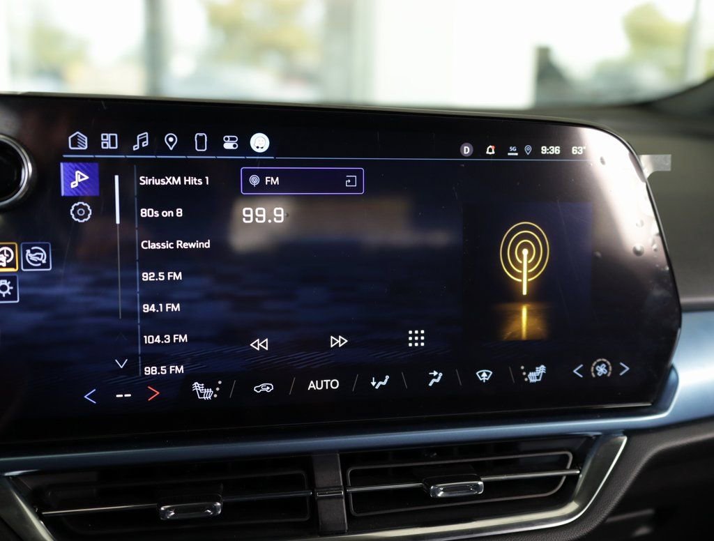 Used 2024 Chevrolet Equinox EV LT image 13