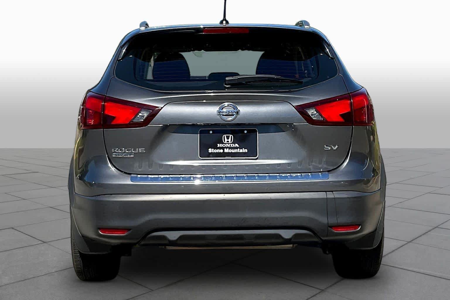 Used 2018 Nissan Rogue Sport SV w/ SV Technology Package FWD image 5