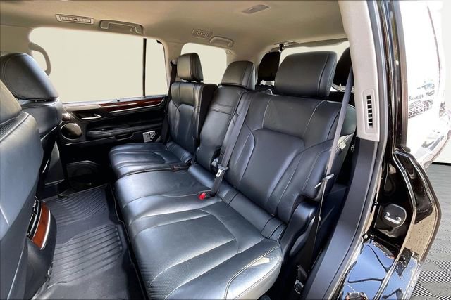 Used 2021 Lexus LX 570 4WD w/ Luxury Package image 16