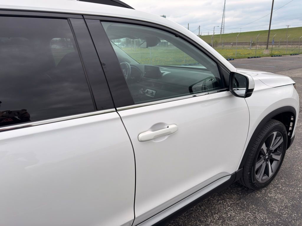 Used 2024 Honda Pilot Touring image 4