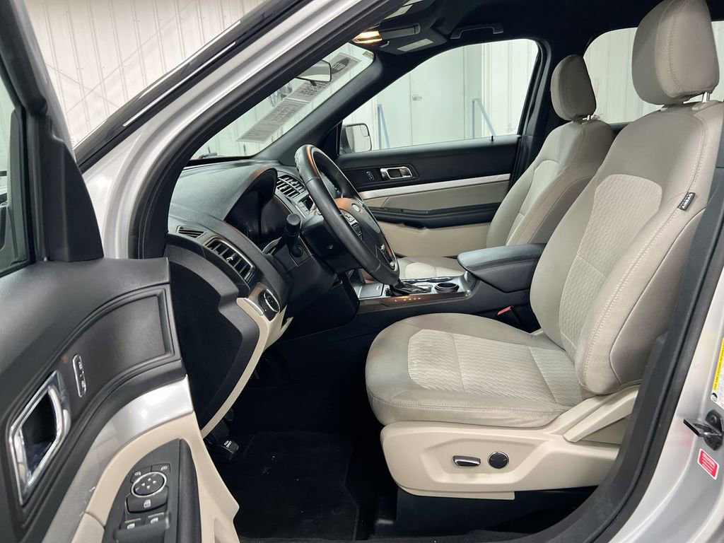 Used 2018 Ford Explorer FWD image 19