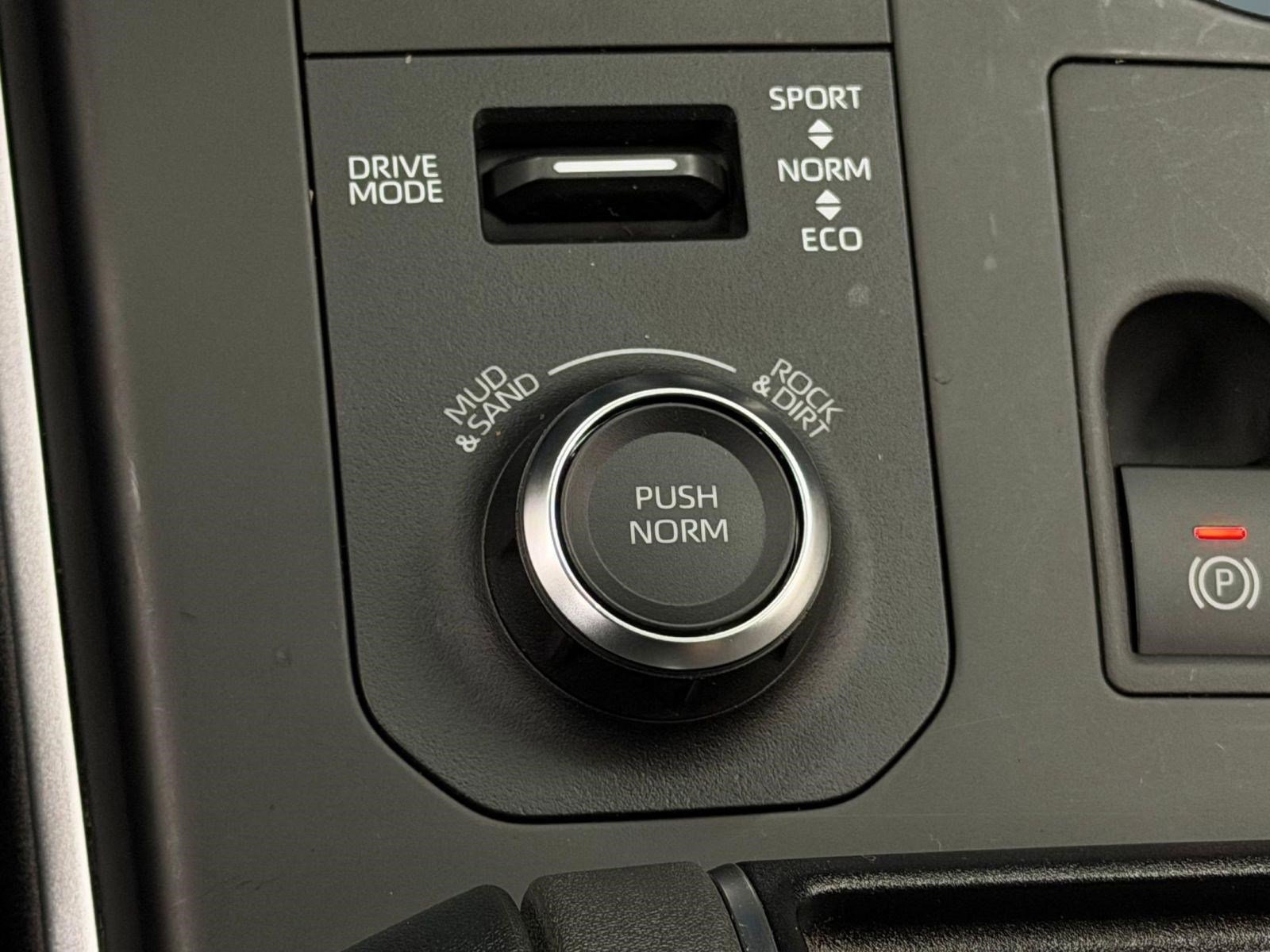 Used 2023 Toyota Highlander XSE AWD/4WD image 31