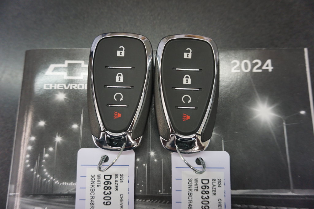 Used 2024 Chevrolet Blazer LT FWD image 18