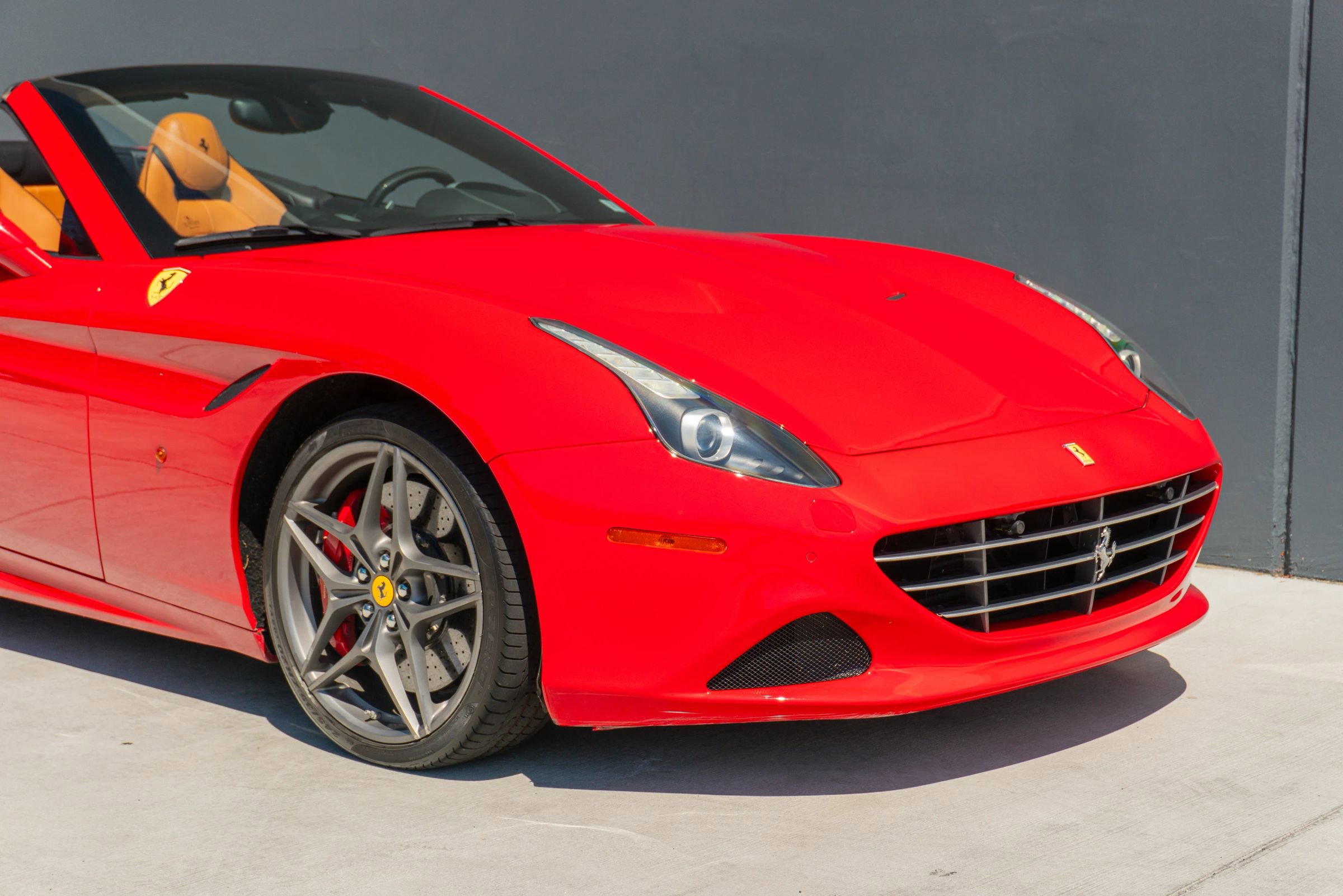 Used 2017 Ferrari California T image 40