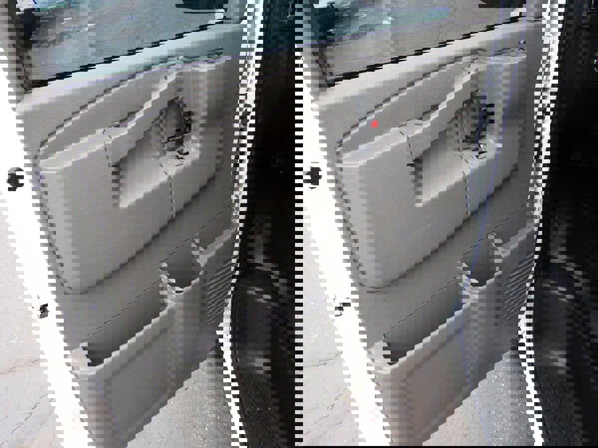 Used 2023 GMC Savana 3500 LS image 21