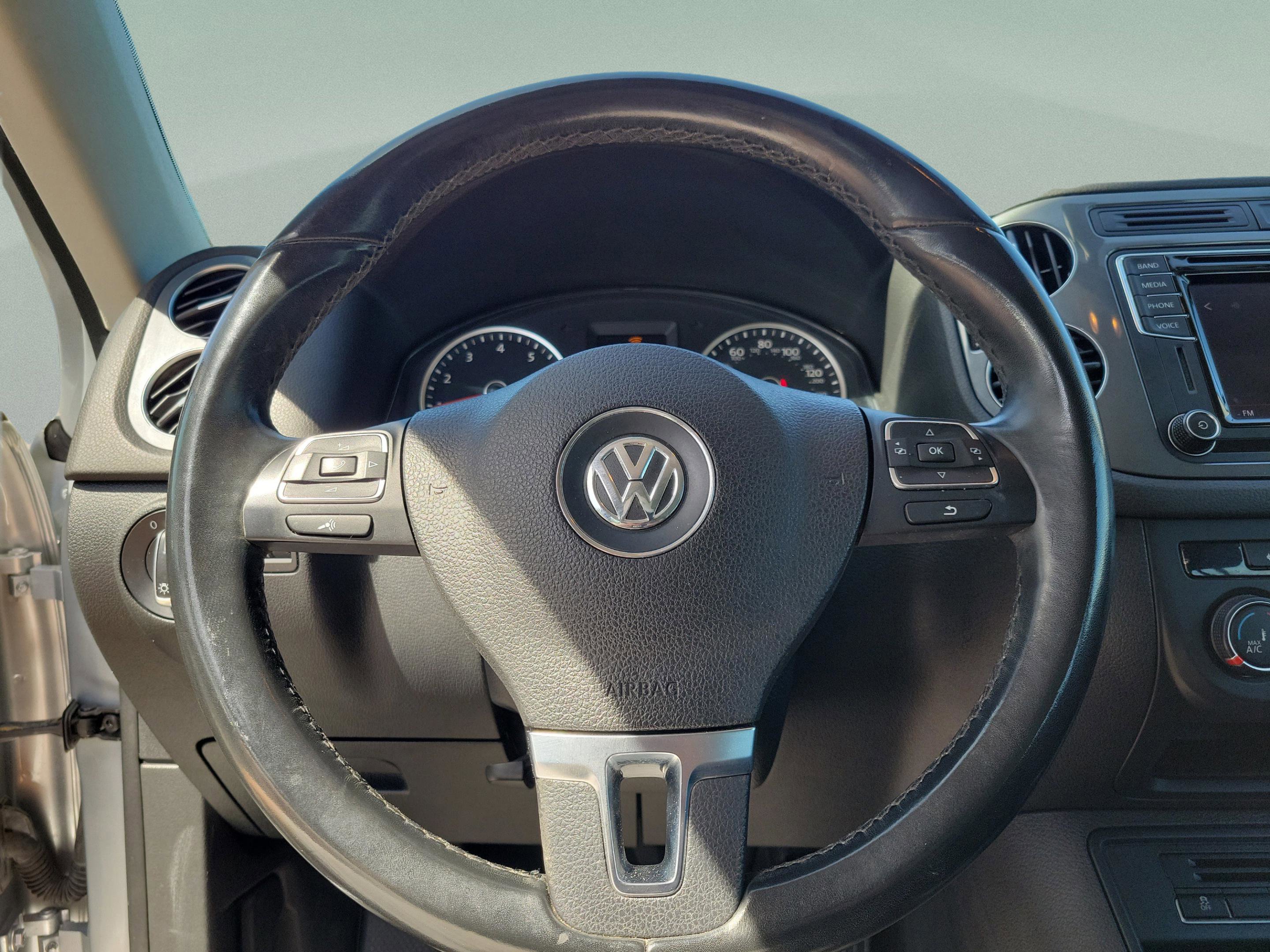 Used 2017 Volkswagen Tiguan S image 11