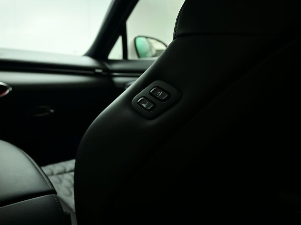 Used 2025 Genesis GV70 3.5T Sport w/ Sport Prestige Package image 50