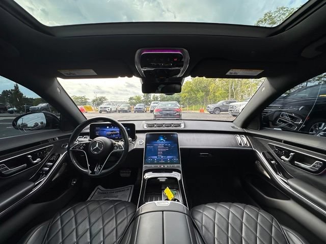 Used 2022 Mercedes-Benz S 580 4MATIC Sedan image 2