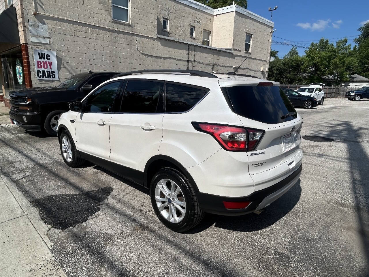 Used 2017 Ford Escape SE w/ Equipment Group 201A FWD image 11