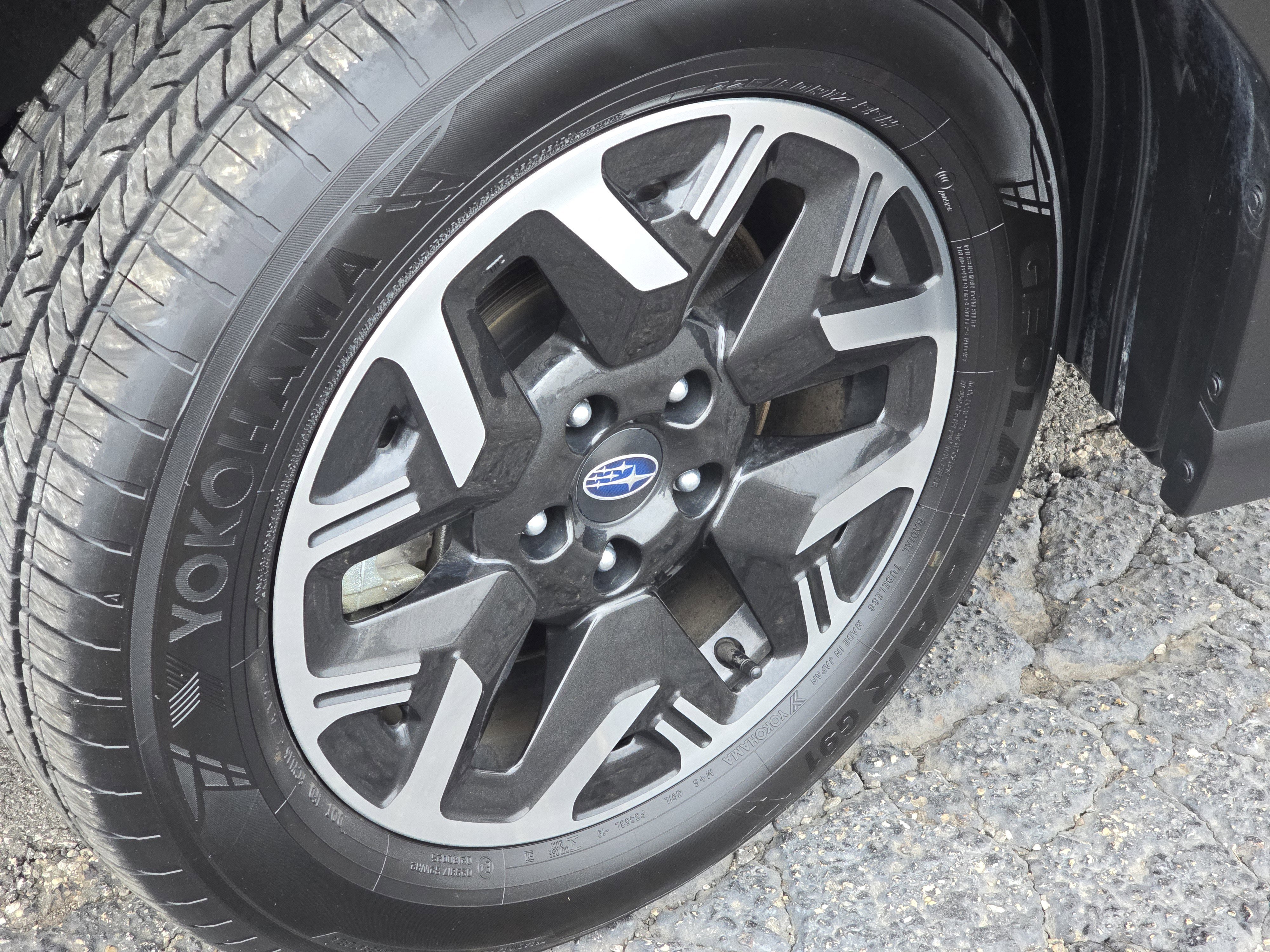 Certified 2025 Subaru Forester Base image 12