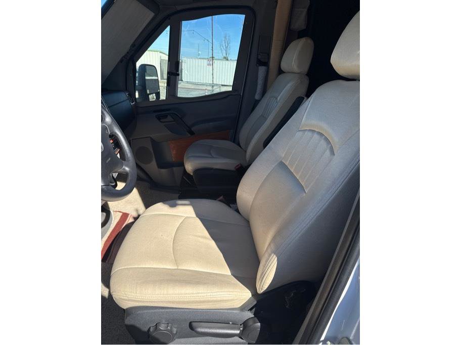 Used 2010 Mercedes-Benz Sprinter 3500 image 10