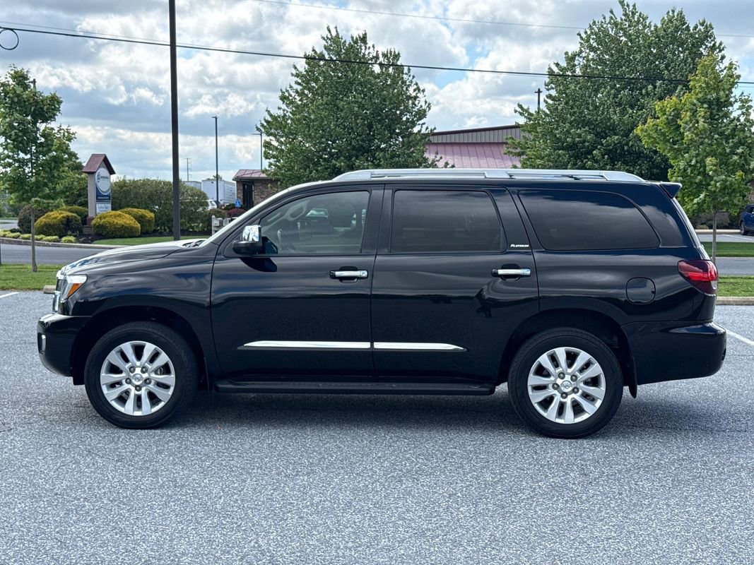 Used 2021 Toyota Sequoia Platinum AWD/4WD image 4