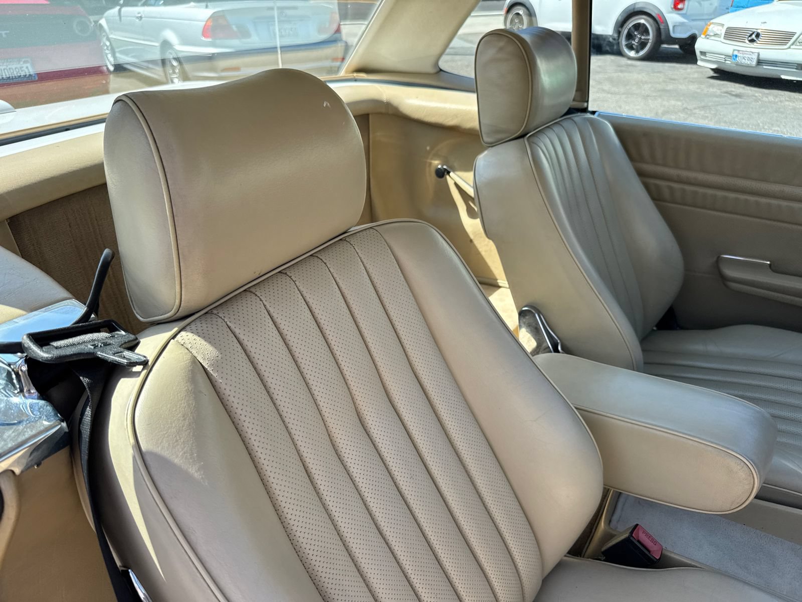 Used 1989 Mercedes-Benz 560 SL image 11