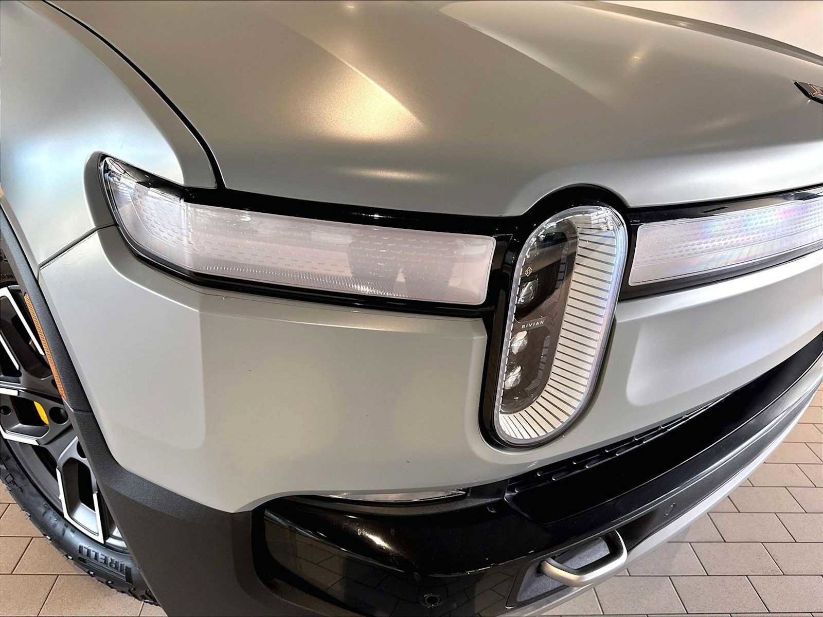 Used 2024 Rivian R1T Adventure AWD/4WD image 15