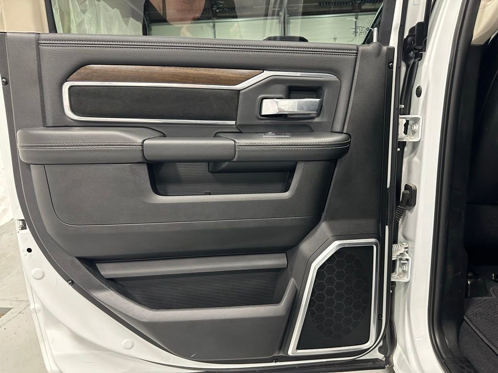 Used 2024 RAM 3500 Laramie image 40