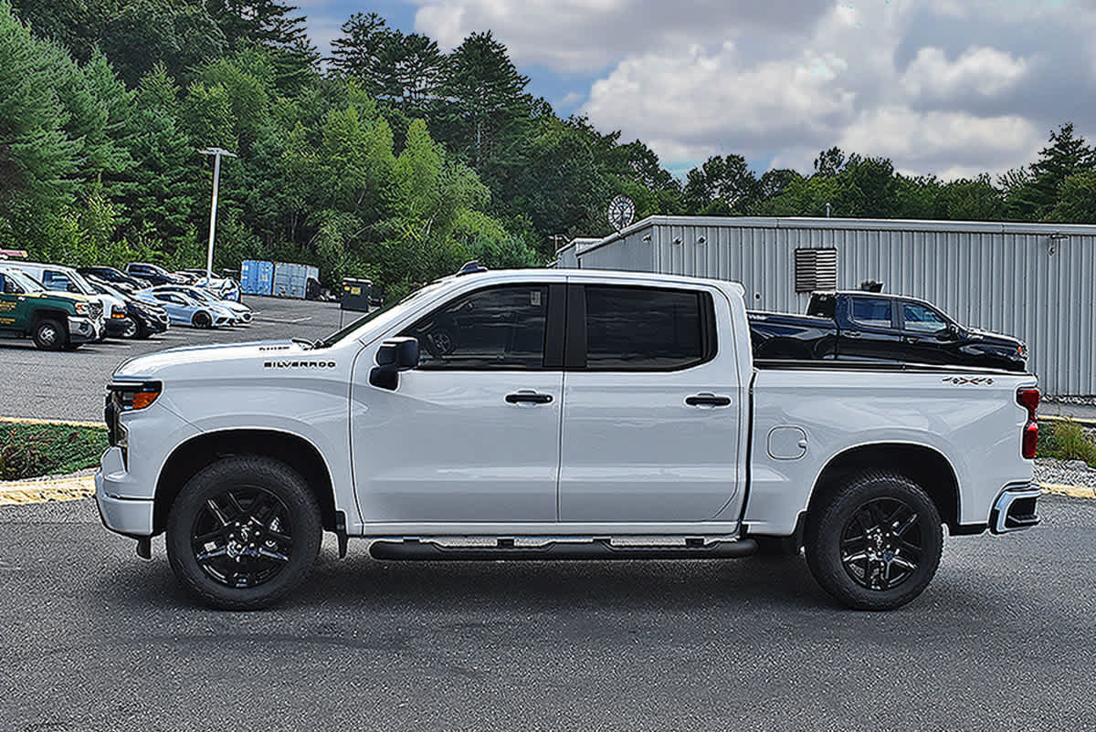 New 2026 Chevrolet Silverado 1500 Custom w/ Turbomax Blackout Package AWD/4WD image 4